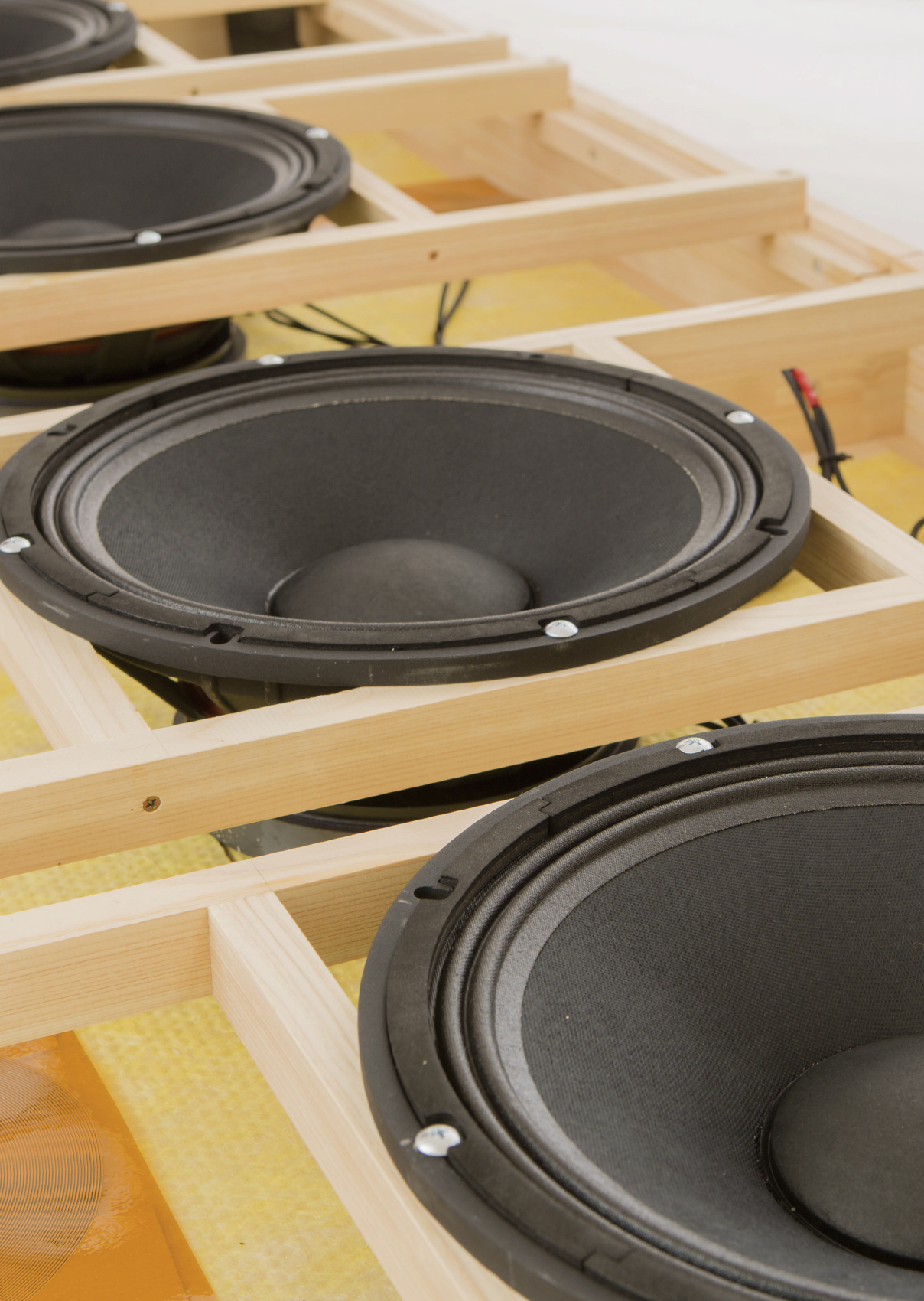 Logostron Naminori-Fune - Wood Vibrational Acoustic Bed